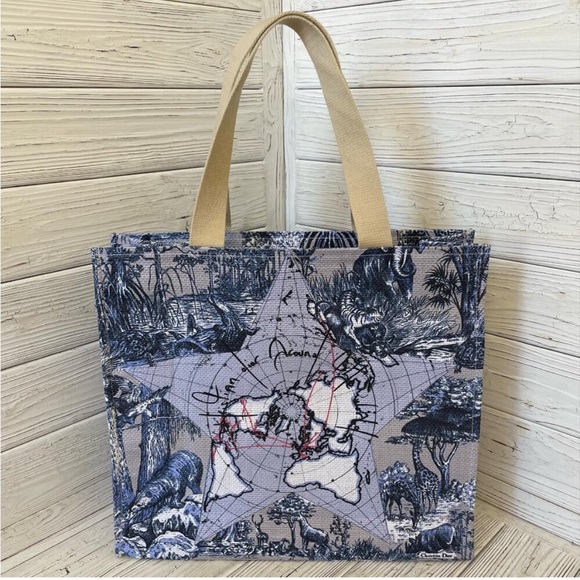 🌸 Dior Limited Edition Around the World Tote Bag Platinum Gift - Picture 1 of 5